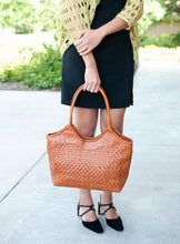 Load image into Gallery viewer, Tan Medium Size Leather Tote Bag